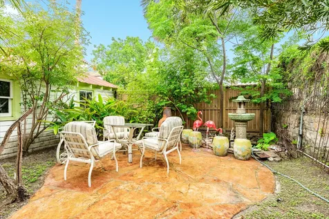 1619 Sealy Street Galveston TX 77550