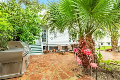 1619 Sealy Street Galveston TX 77550