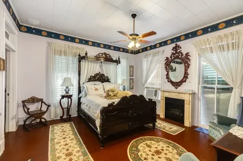 1619 Sealy Street Galveston TX 77550