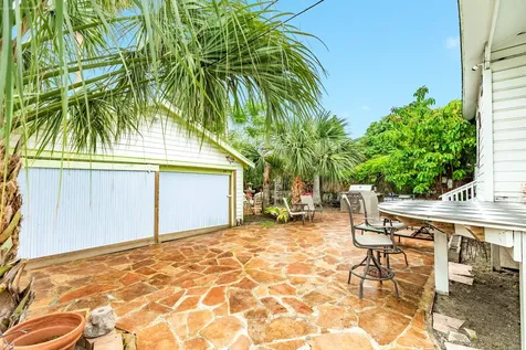 1619 Sealy Street Galveston TX 77550