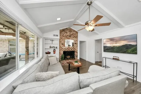 1307 Blue Willow Drive Houston TX 77042