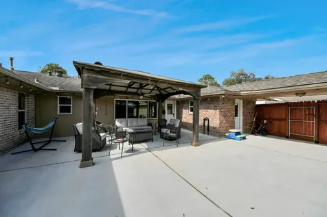 1307 Blue Willow Drive Houston TX 77042