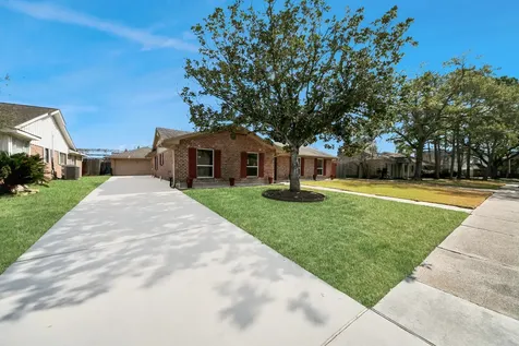 1307 Blue Willow Drive Houston TX 77042
