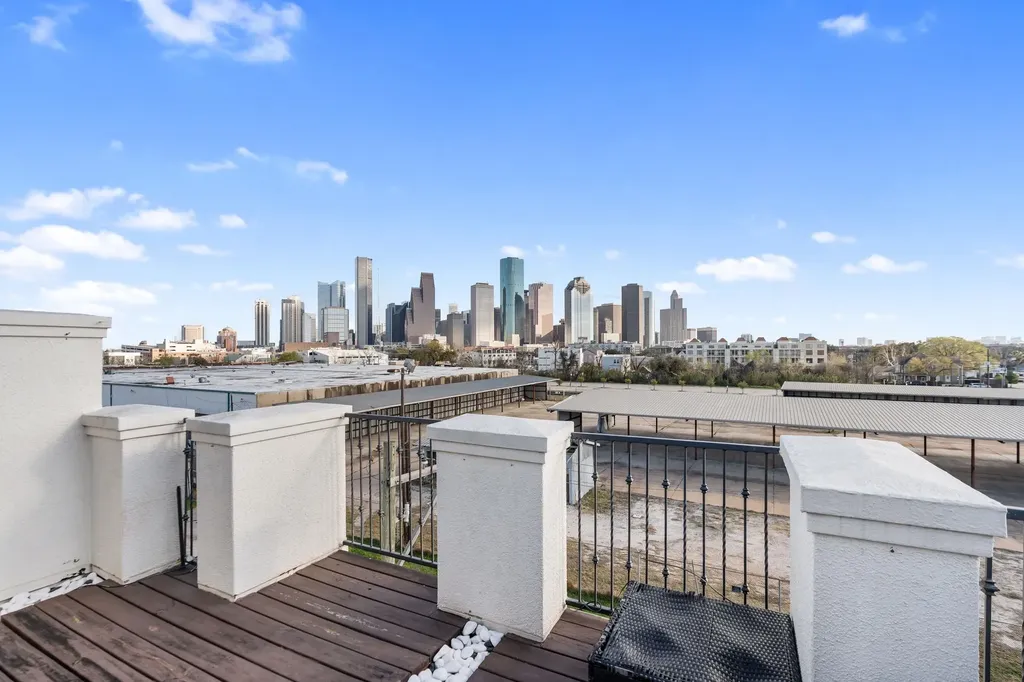 1708 Dart Street Houston TX 77007
