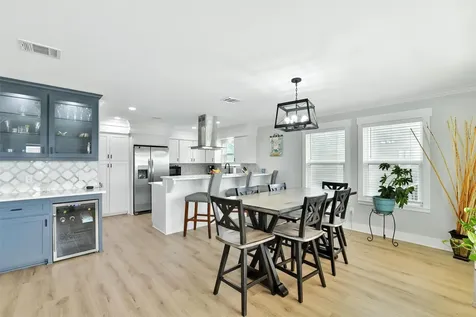 1127 Redfish Street Bayou Vista TX 77563