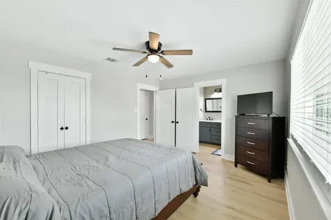 1127 Redfish Street Bayou Vista TX 77563