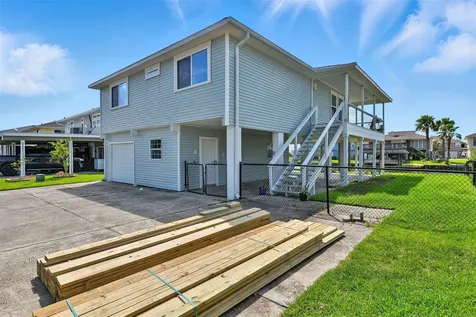 1127 Redfish Street Bayou Vista TX 77563