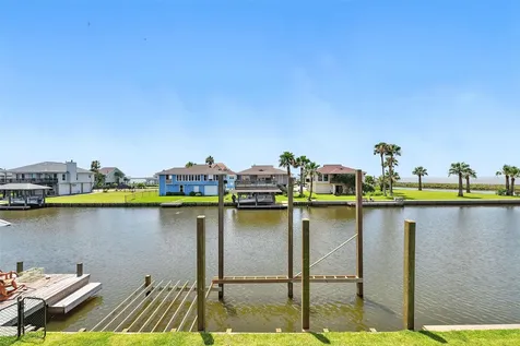 1127 Redfish Street Bayou Vista TX 77563