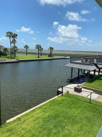 1127 Redfish Street Bayou Vista TX 77563
