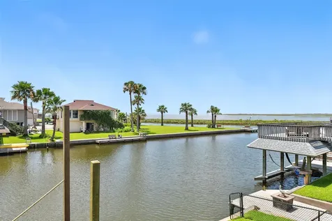 1127 Redfish Street Bayou Vista TX 77563