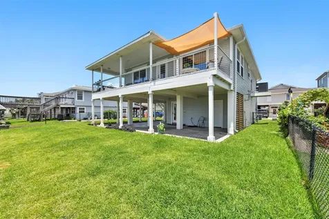 1127 Redfish Street Bayou Vista TX 77563