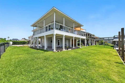 1127 Redfish Street Bayou Vista TX 77563