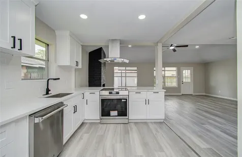 9734 Oakmont Drive La Porte TX 77571