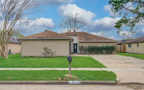 9734 Oakmont Drive La Porte TX 77571