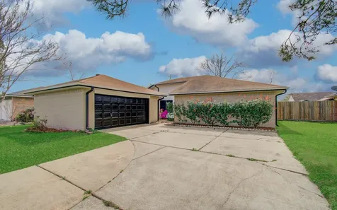9734 Oakmont Drive La Porte TX 77571
