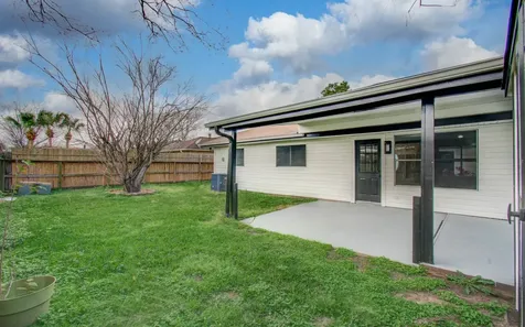 9734 Oakmont Drive La Porte TX 77571