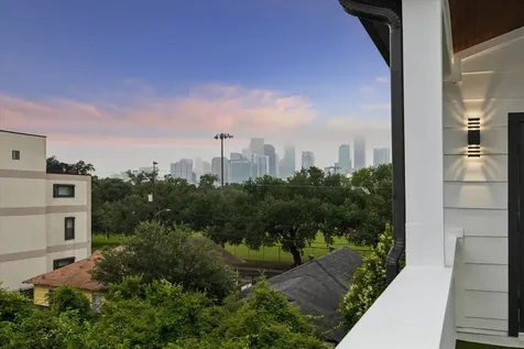 116 Velasco Street Houston TX 77003