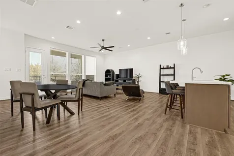 4843 Broom Street Houston TX 77091