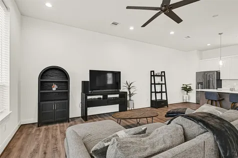 4843 Broom Street Houston TX 77091