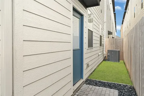 4843 Broom Street Houston TX 77091