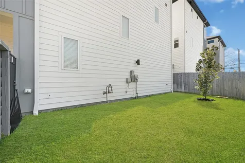 4843 Broom Street Houston TX 77091