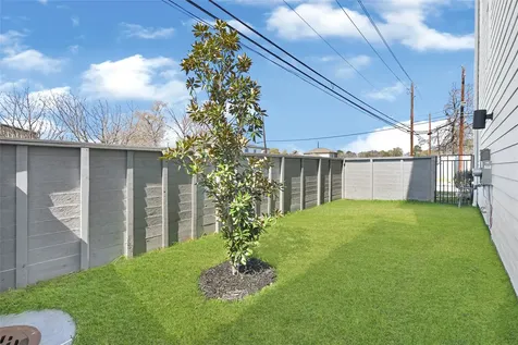 4843 Broom Street Houston TX 77091