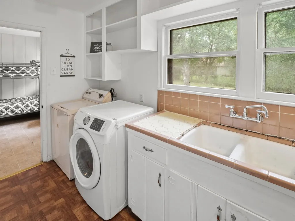 6208 Walnut Hills Drive Austin TX 78723