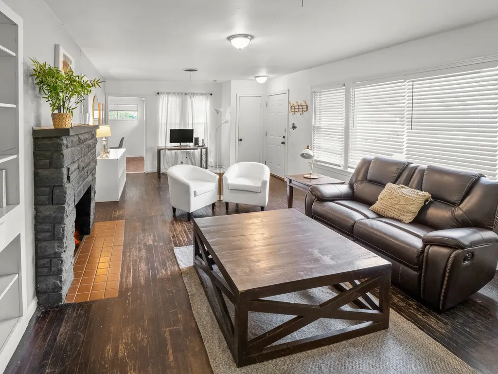 6208 Walnut Hills Drive Austin TX 78723