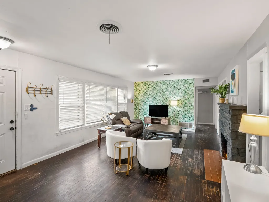 6208 Walnut Hills Drive Austin TX 78723