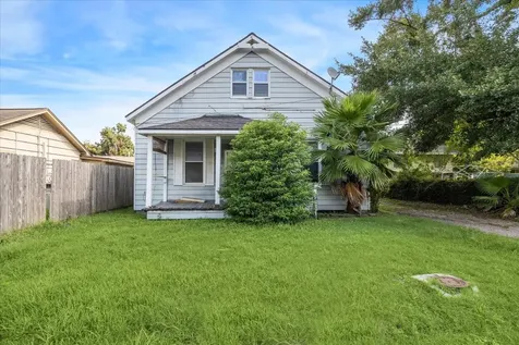 5011 Walker Street Houston TX 77023
