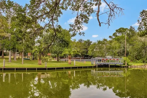 107 Bayou Glen Street Hitchcock TX 77563