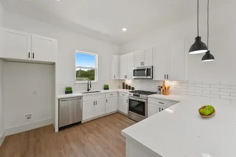1207 Cavalcade Street B Houston TX 77009