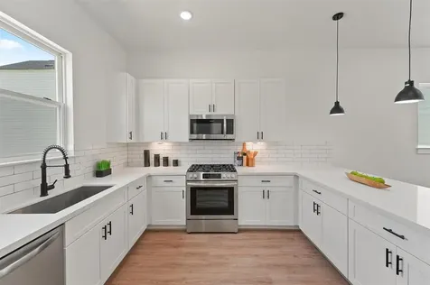 1207 Cavalcade Street B Houston TX 77009