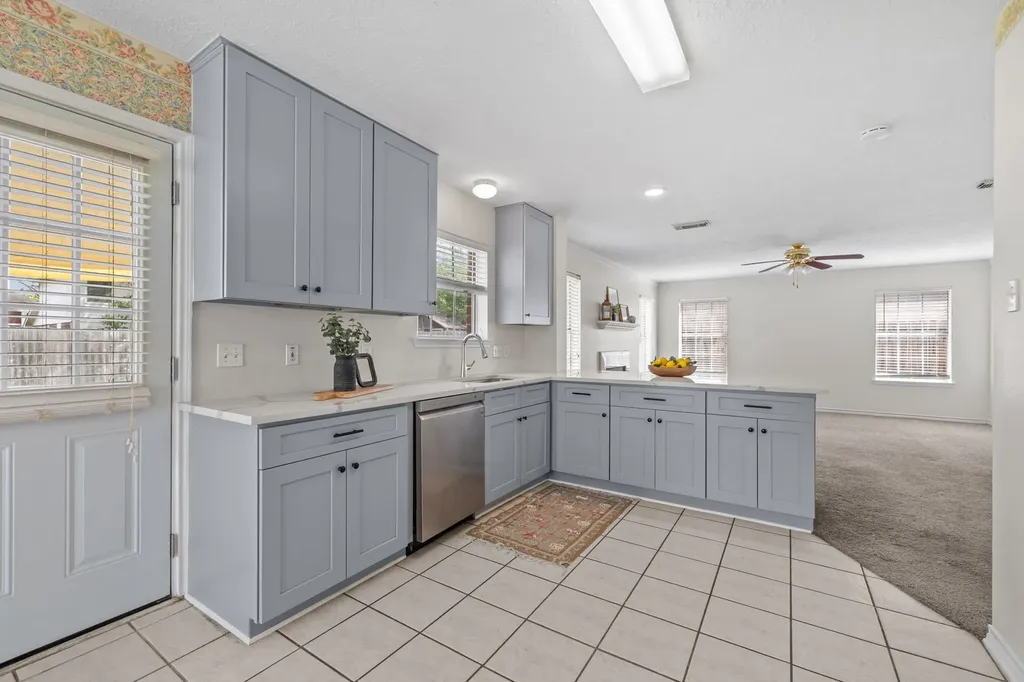 8727 Orchard Lane La Porte TX 77571