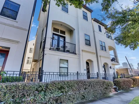 1877 Dart Street Houston TX 77007