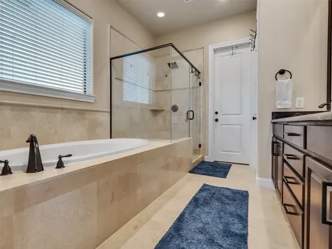 1877 Dart Street Houston TX 77007