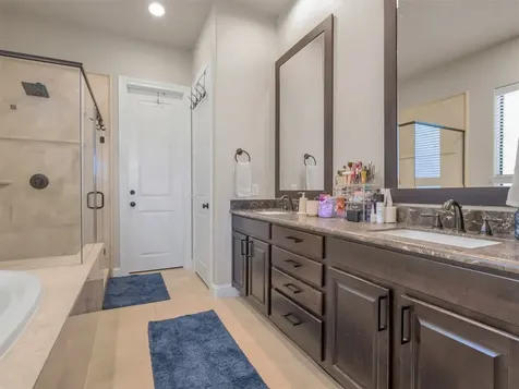 1877 Dart Street Houston TX 77007