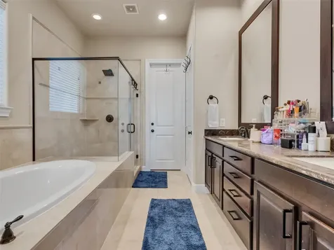 1877 Dart Street Houston TX 77007