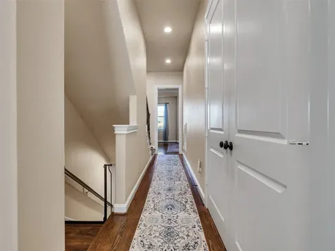 1877 Dart Street Houston TX 77007