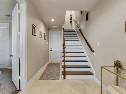 1877 Dart Street Houston TX 77007