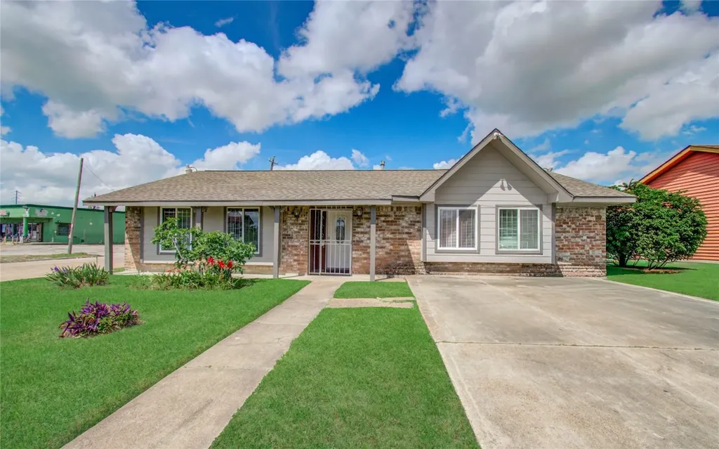 930 Centerwood Drive Houston TX 77013