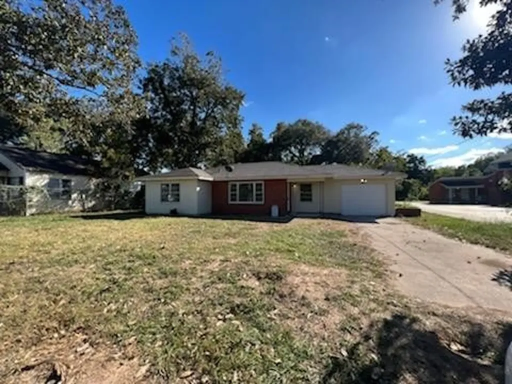 1013 W Spanish Camp Road Wharton TX 77488