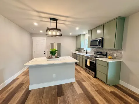 1902 N Fannin Avenue Cameron TX 76520