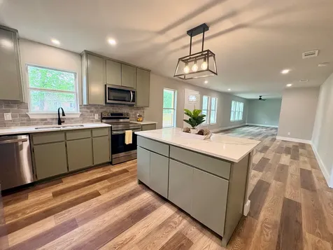 1902 N Fannin Avenue Cameron TX 76520