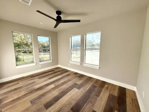 1902 N Fannin Avenue Cameron TX 76520