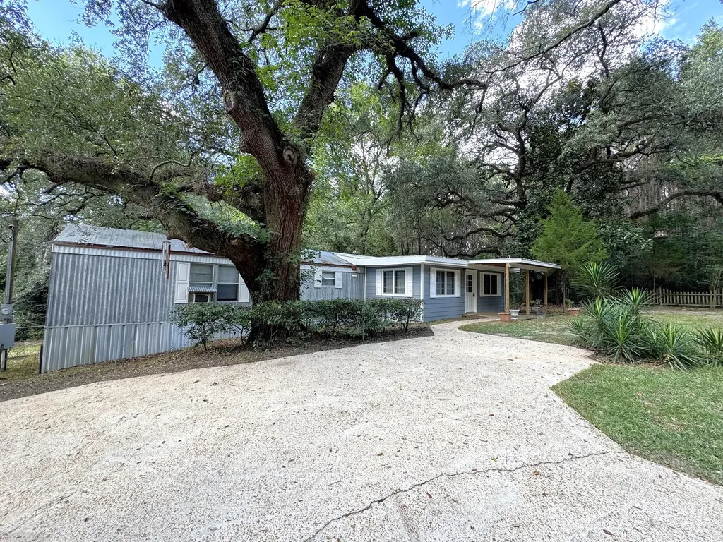 403 N Pitzer Street Colmesneil TX 75938