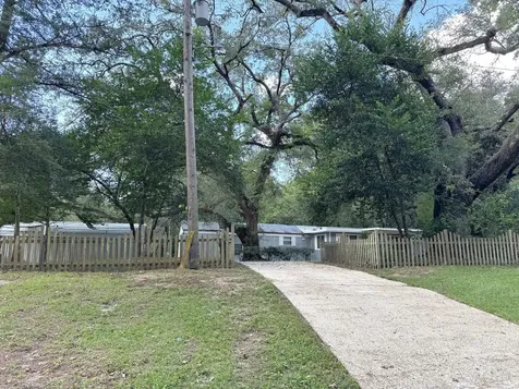 403 N Pitzer Street Colmesneil TX 75938