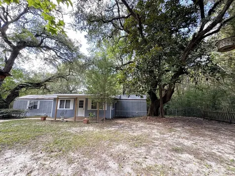 403 N Pitzer Street Colmesneil TX 75938