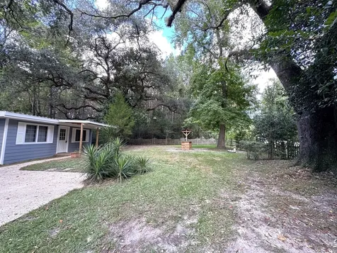 403 N Pitzer Street Colmesneil TX 75938