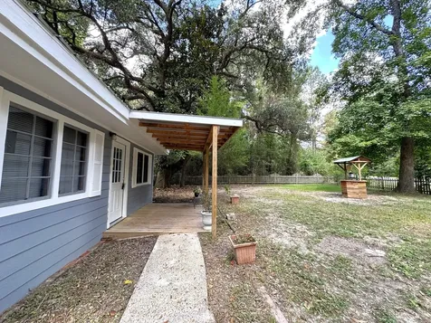 403 N Pitzer Street Colmesneil TX 75938